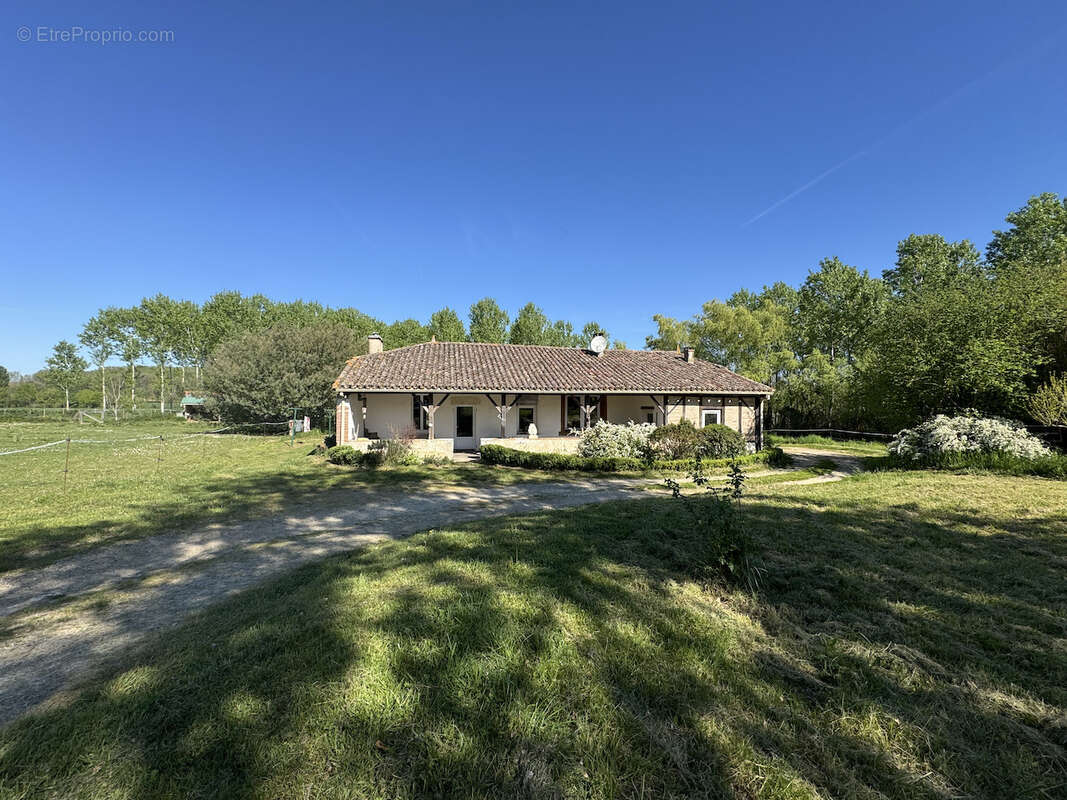 Maison à CASTELMORON-SUR-LOT