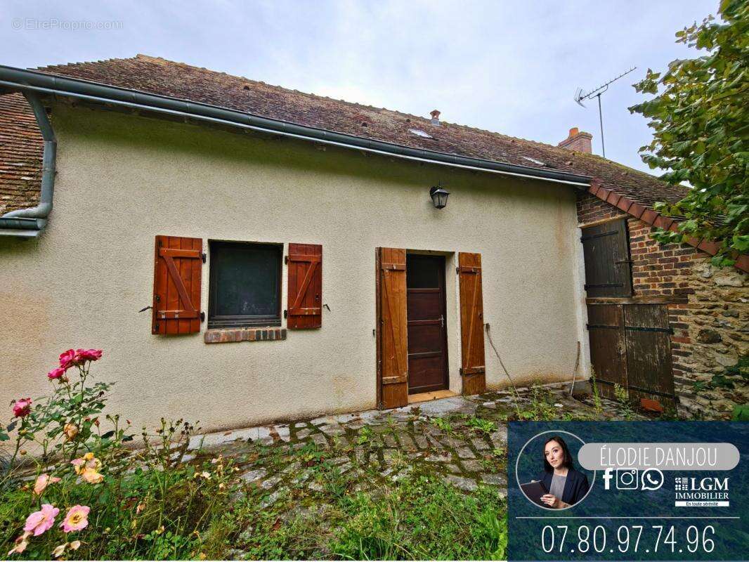 Maison à SAINT-HILAIRE-LA-GRAVELLE