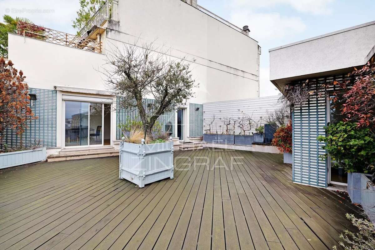 Appartement à PARIS-6E