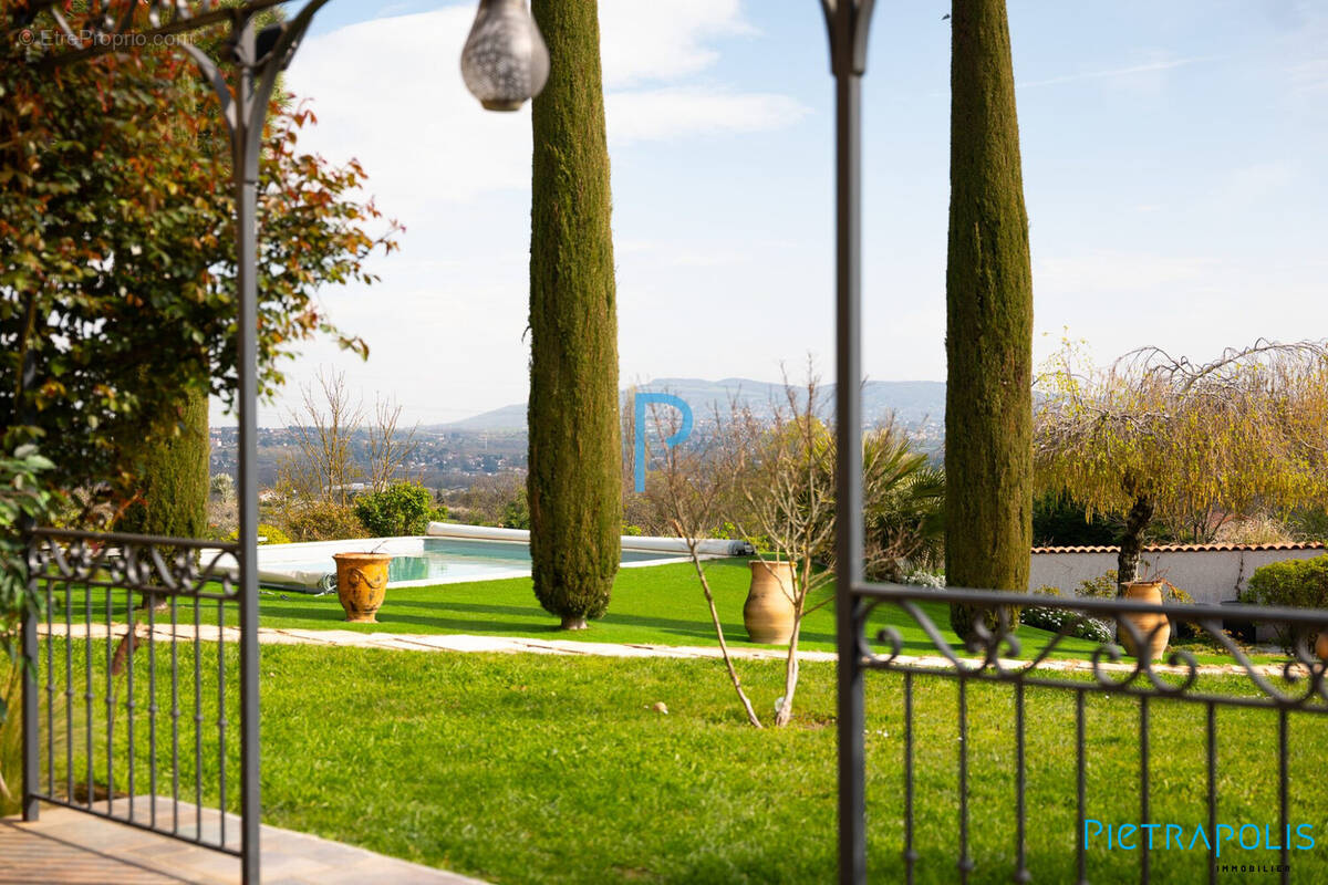 Maison à SAINTE-CONSORCE