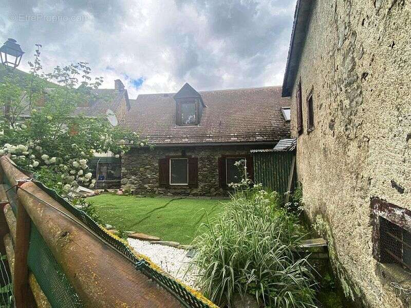 Maison à CAZEAUX-DE-LARBOUST