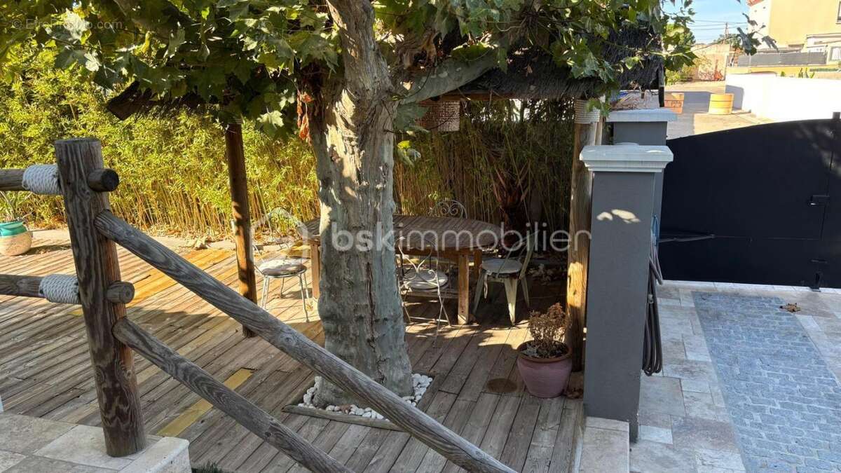 Maison à SAINT-VICTORET