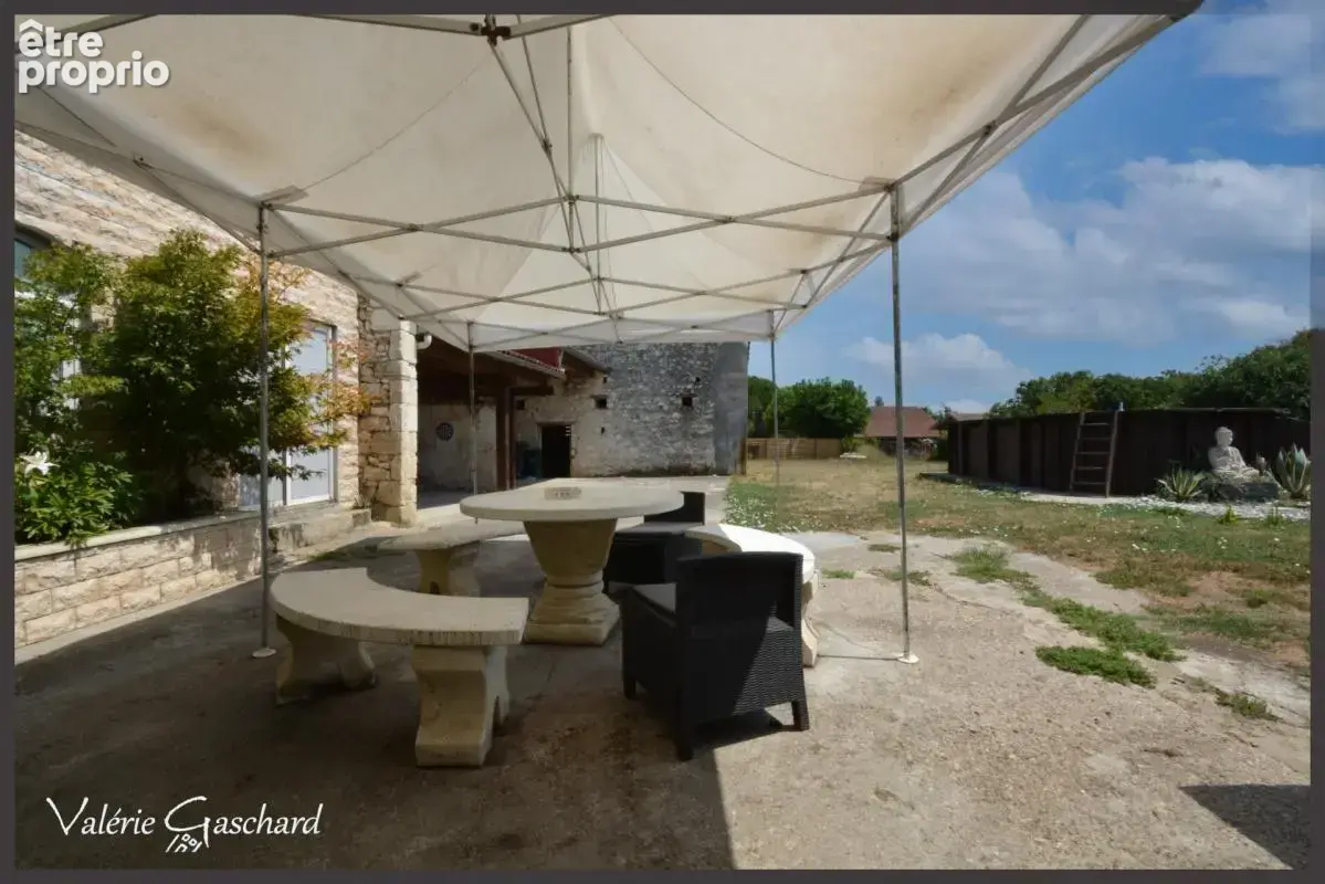 Maison en pierre de caractère (235 m²) – Dépendances, Jardin & Piscine à  SAINT ANTOINE DE BREUILH (24) - photo 12