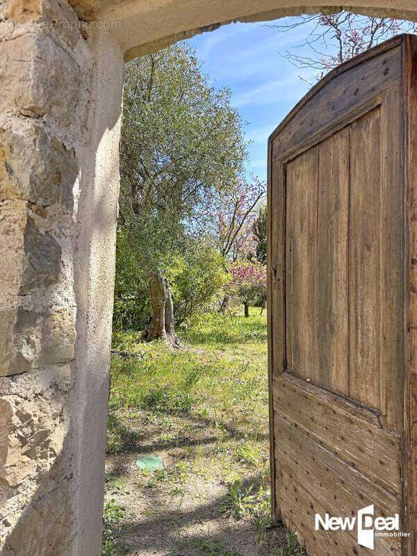 Maison à TOURRETTES