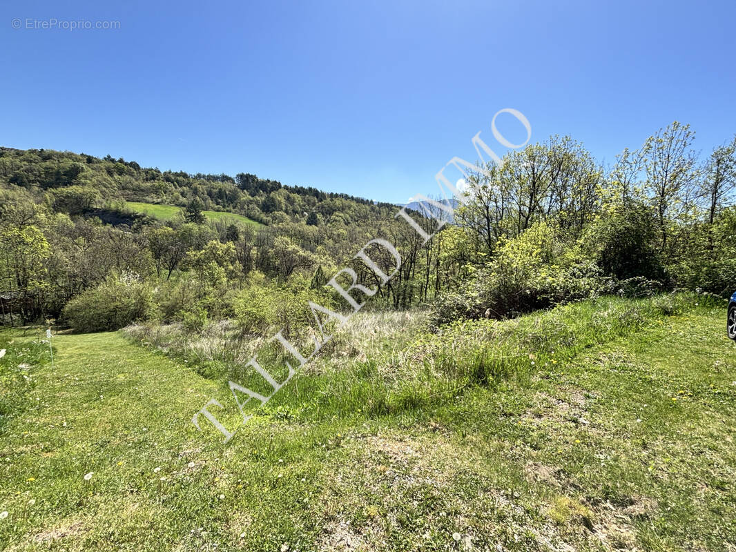 Terrain à CHATEAUVIEUX