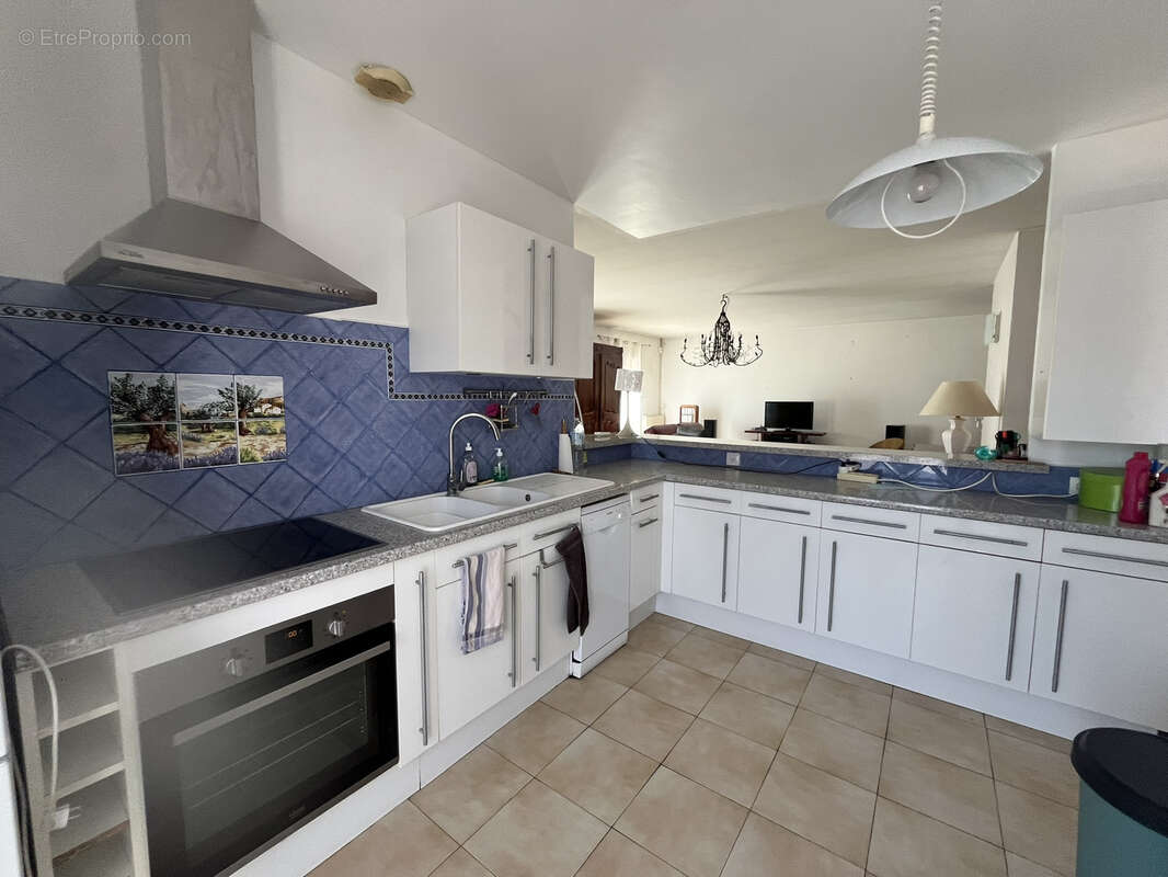 CABESTANY   Rare sur le marché : Villa 3 faces 110 m2 de plain-pied avec garage en sous-sol de 87 m2 - photo 6