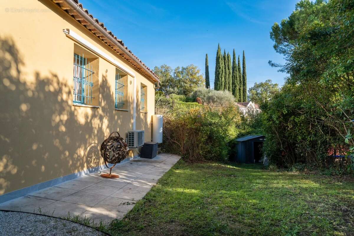 Maison à TOURRETTES-SUR-LOUP