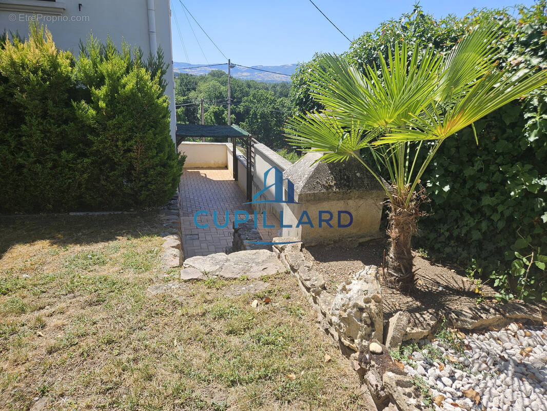 Appartement avec jardin, terrasse et garage, très jolie vue - photo 2