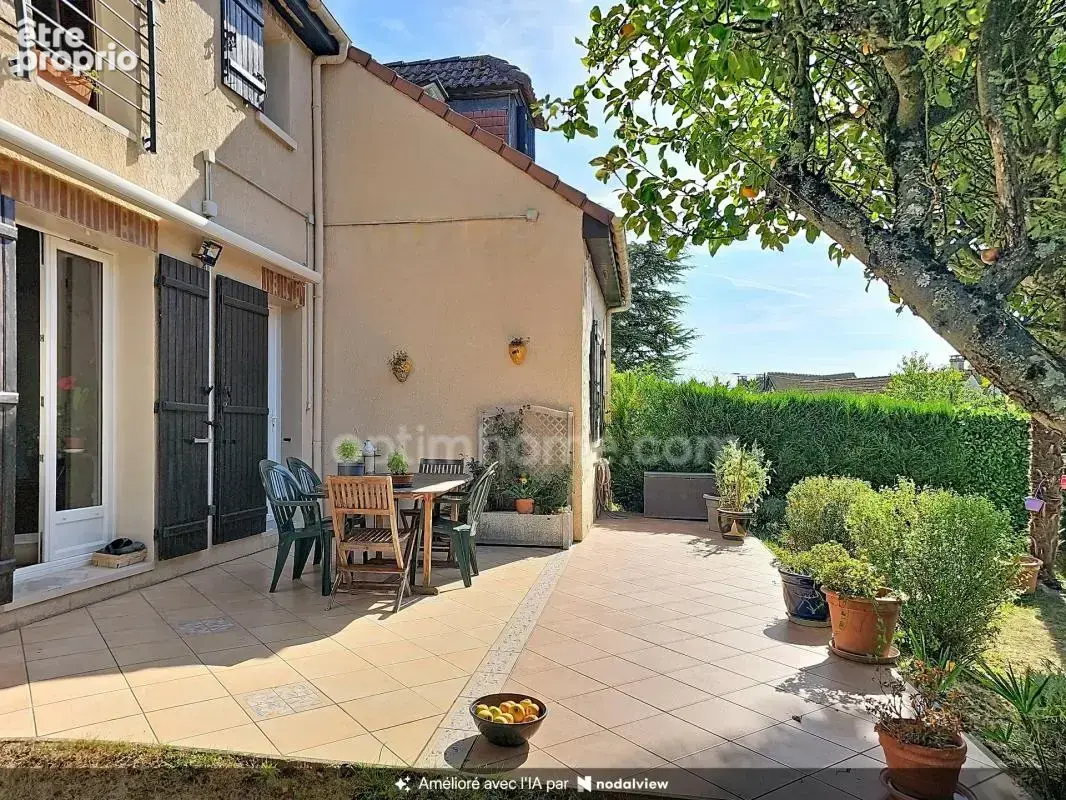 Maison 6 pièces avec garage et jardin à vendre à CHANTELOUP LES VIGNES (78) - photo 2