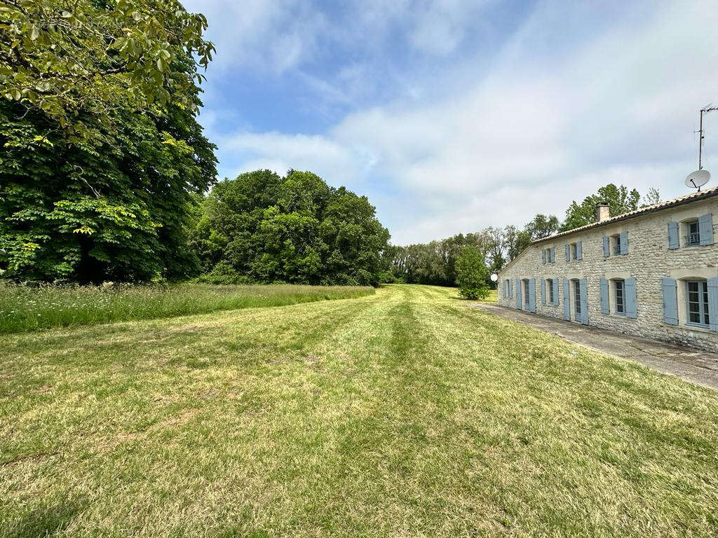 Maison à SAINT-DIZANT-DU-BOIS