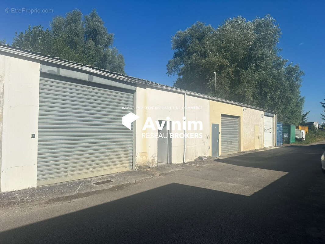 Commerce 125 m² à Aulnay-Sur-Mauldre  - photo 2