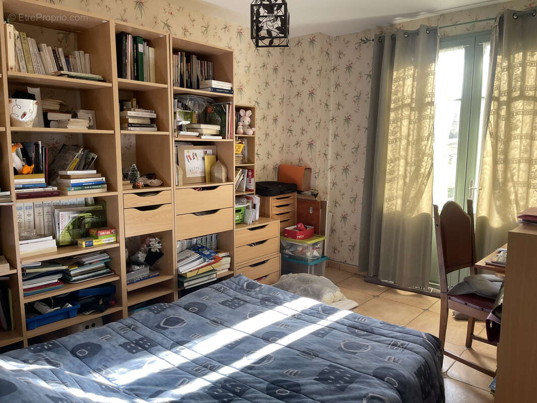 Maison à SAINT-DENIS-DES-MURS