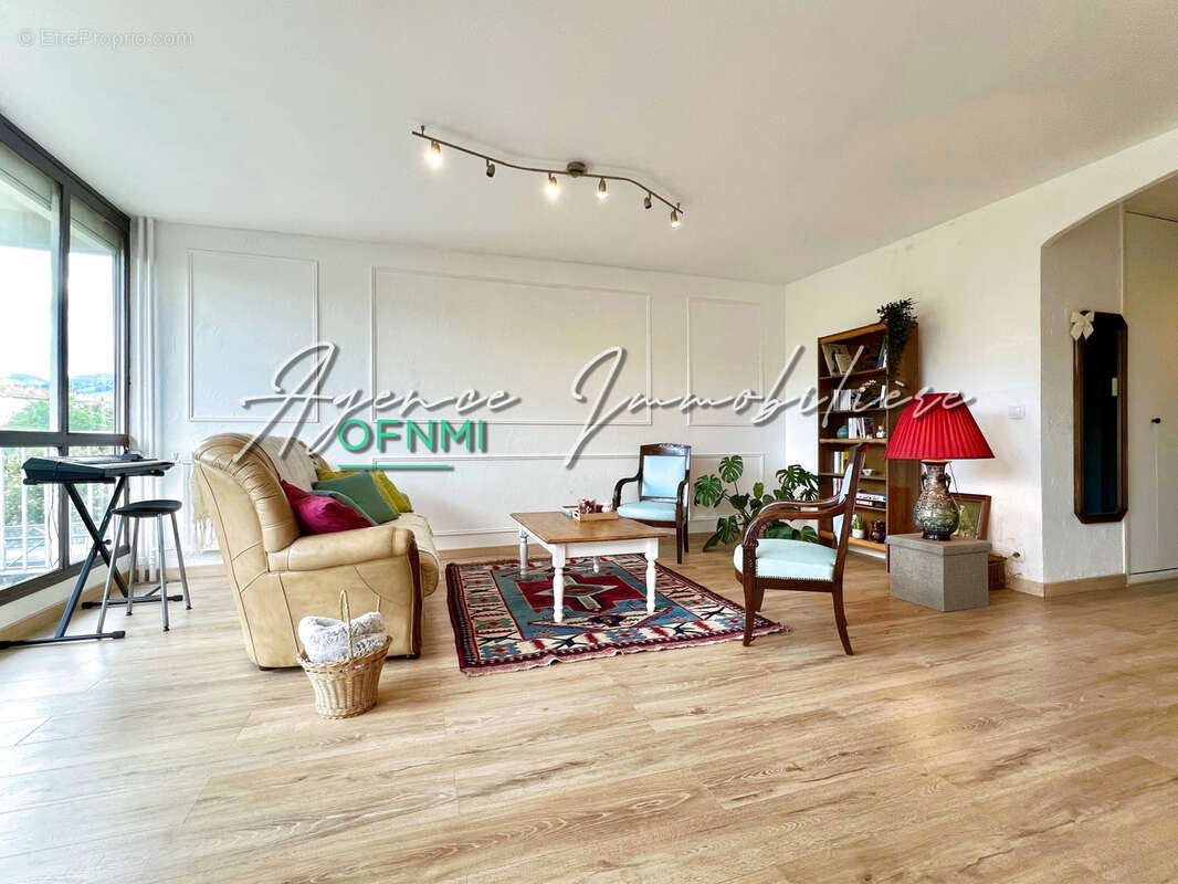 Appartement à SAINT-ETIENNE