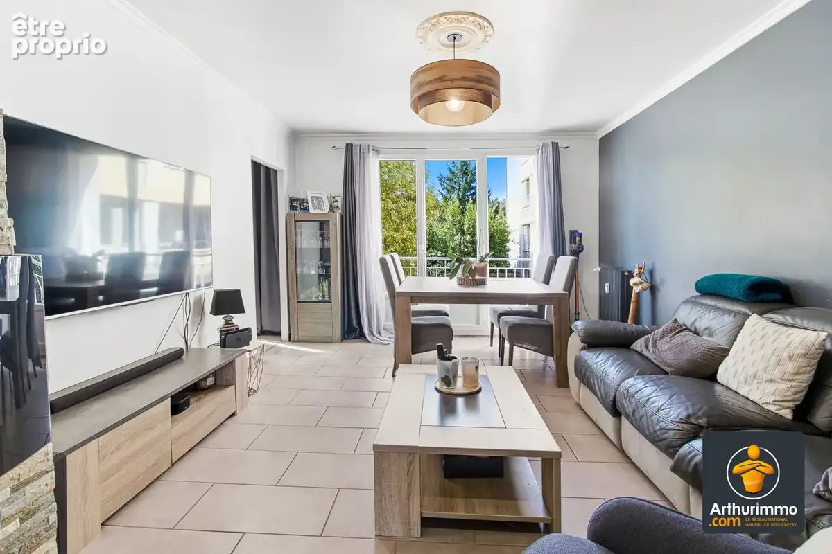 Appartement 4 pièces de 68,50 m² vendu meublé – 3 chambres, traversant, cave - photo 1