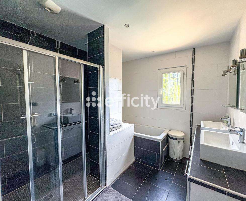 Maison à ENSUES-LA-REDONNE