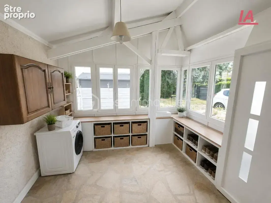 Maison familiale avec grand terrain, garage et dépendance - photo 8