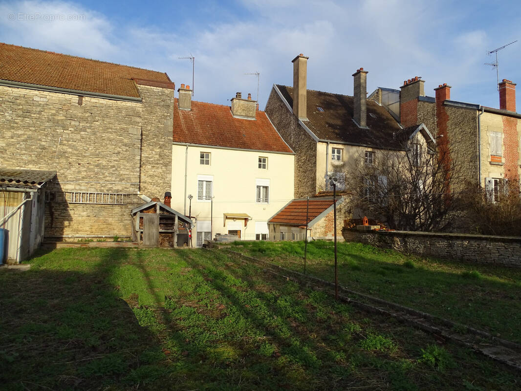 Maison à CHATILLON-SUR-SEINE