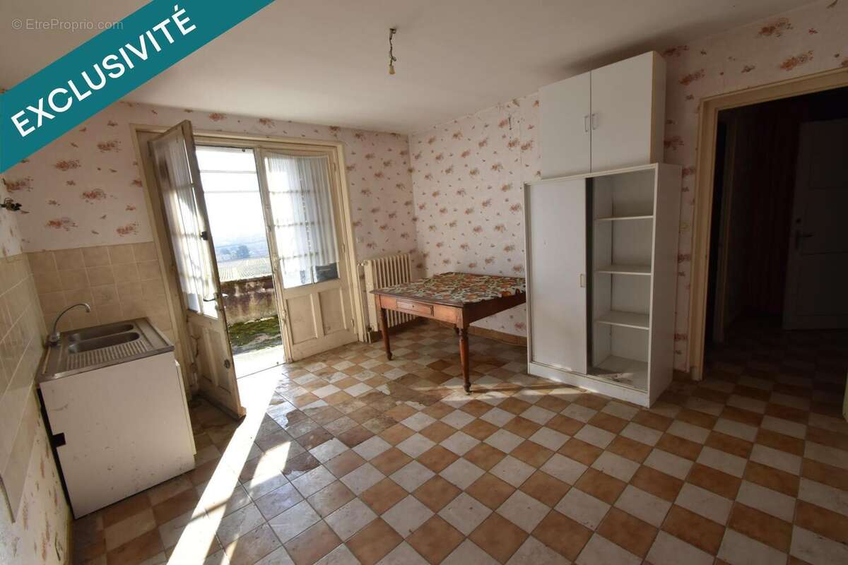 Maison 67 m² à Saint-Amour-Bellevue  - photo 3