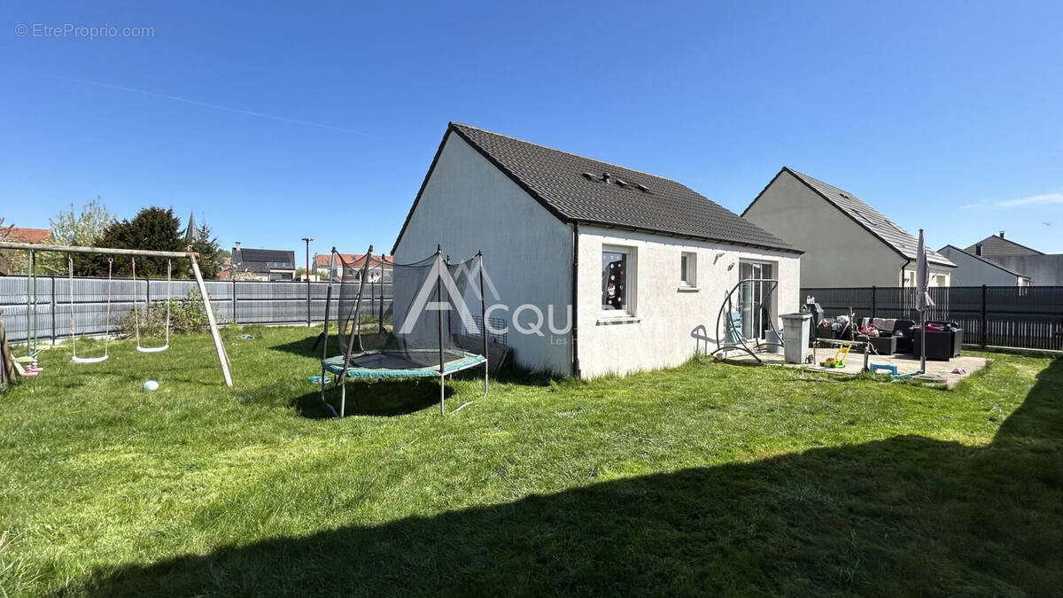 Maison à OSTRICOURT