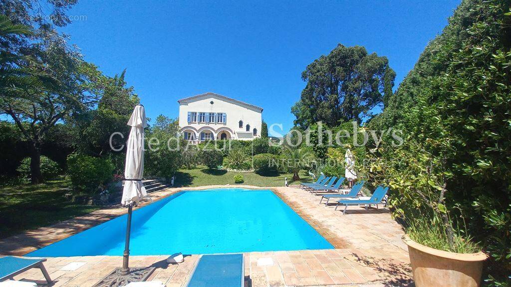 Maison à MANDELIEU-LA-NAPOULE