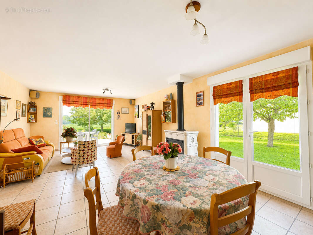 Maison à EVRECY
