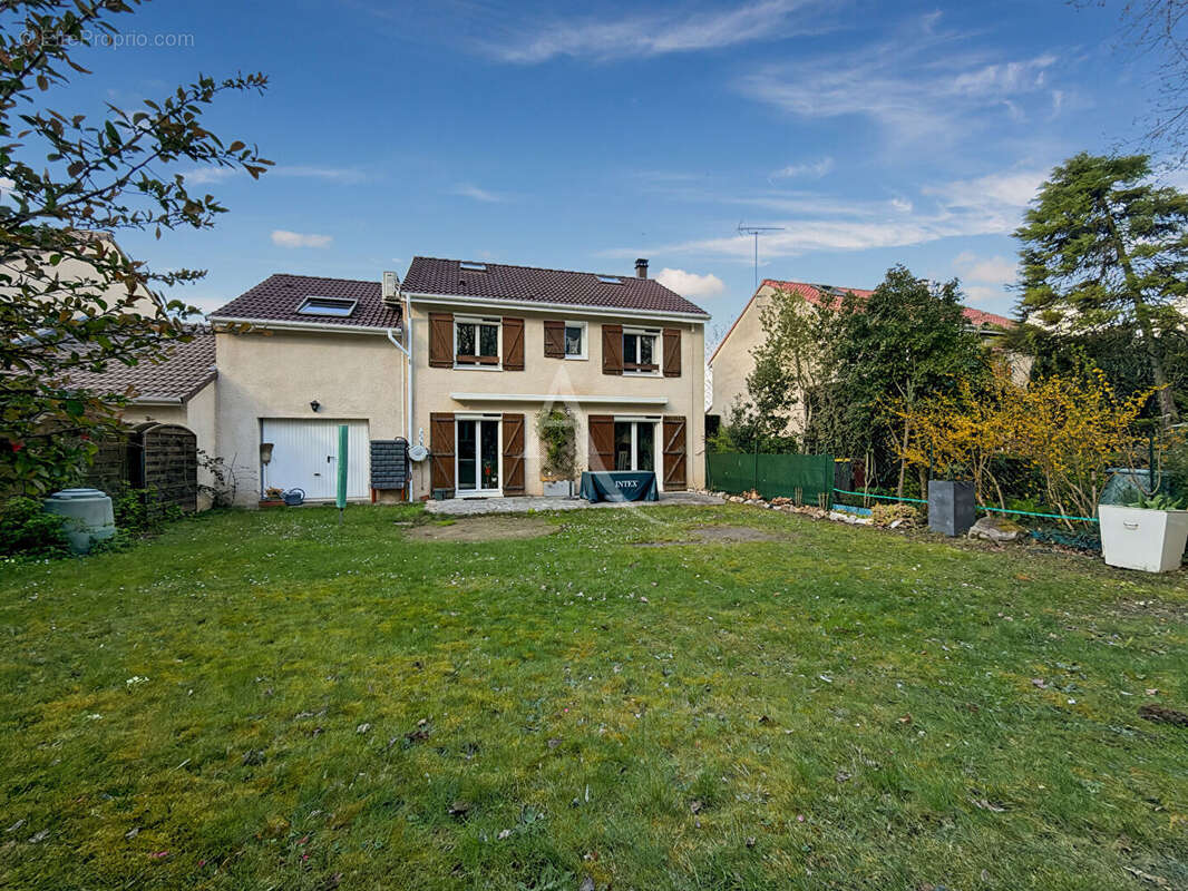 Maison à JOUY-LE-MOUTIER