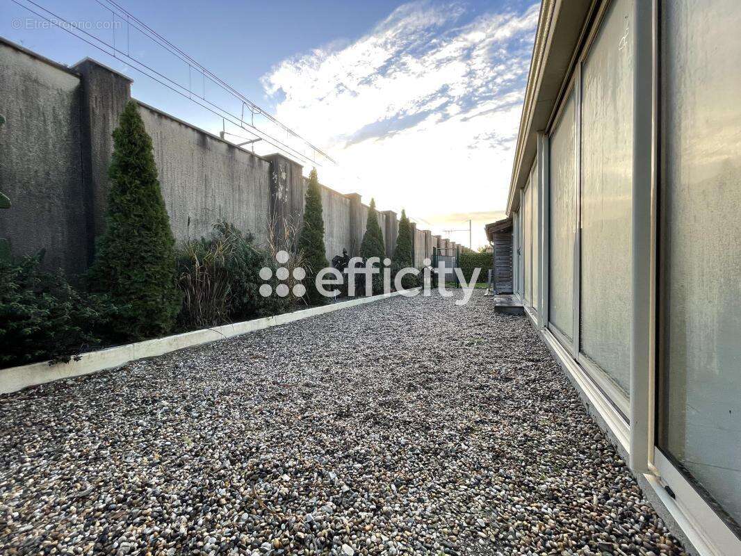 Maison à BLANQUEFORT