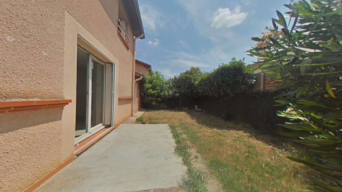 Maison 81 m² à Villeneuve-Tolosane  - photo 2