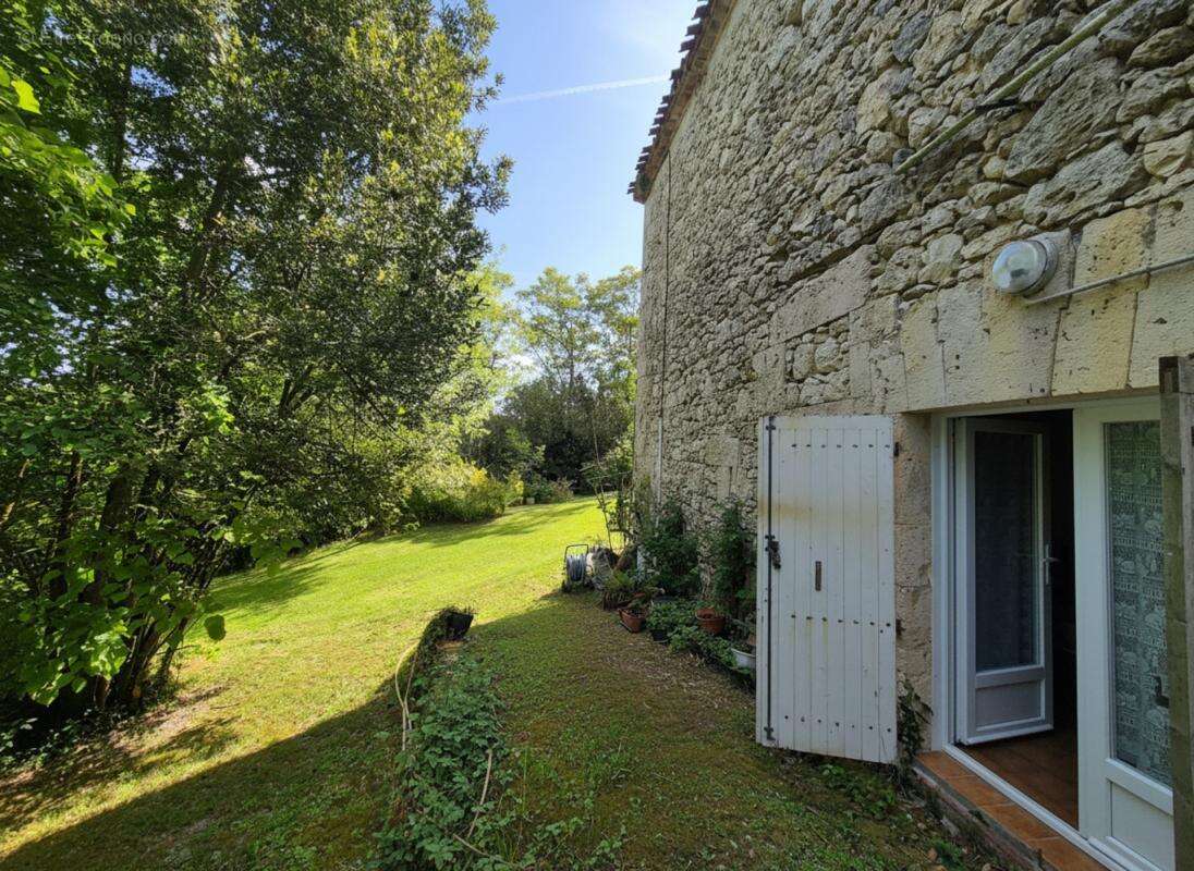 Maison en pierre avec beau terrain – cadre exceptionnel, sur le chemin de Saint-Jacques, à LA ROMIEU (32480) - photo 4