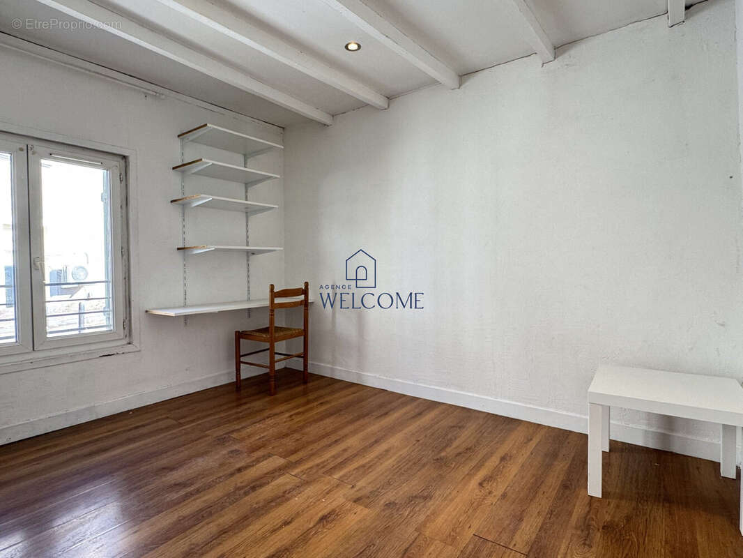 Appartement à BAGNOLS-SUR-CEZE