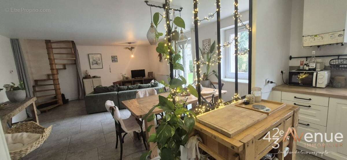 Appartement à SAINT-ETIENNE