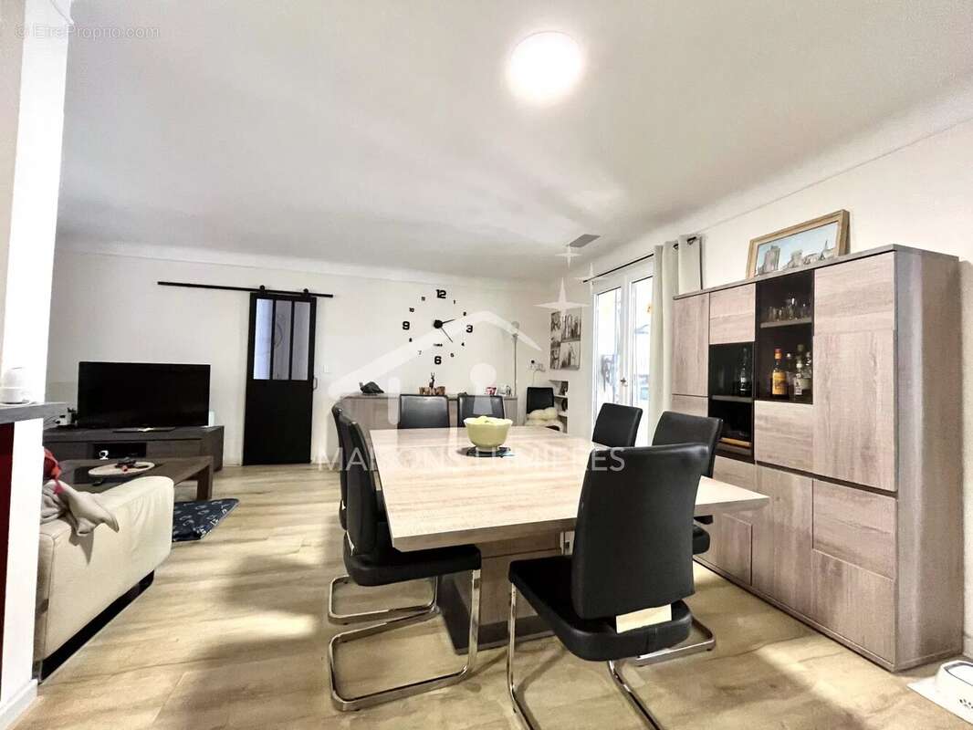 Maison à ROUSSILLON