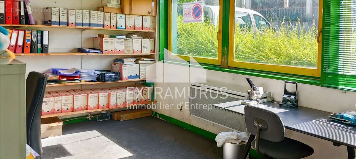 Commerce à AMPLEPUIS