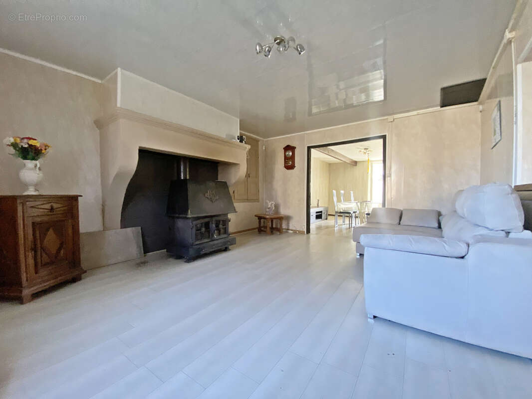 Maison à BROUSSEY-RAULECOURT