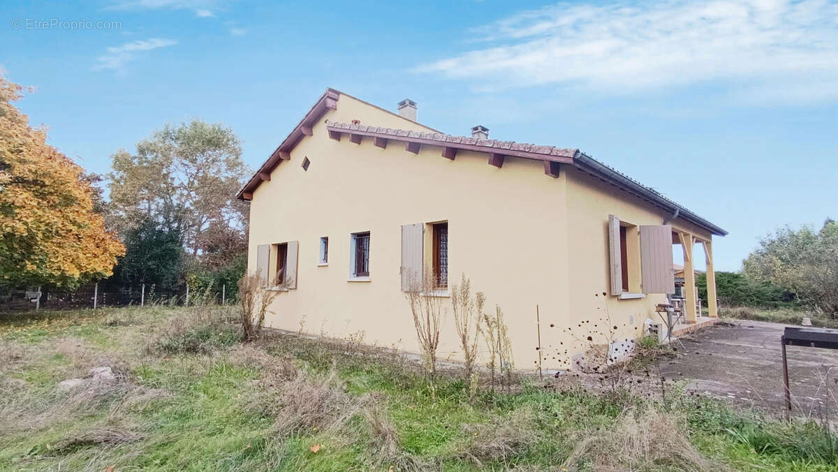 Maison à SAINTE-COLOMBE-EN-BRUILHOIS