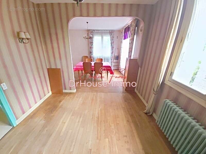 Maison à LOUVIGNE-DU-DESERT