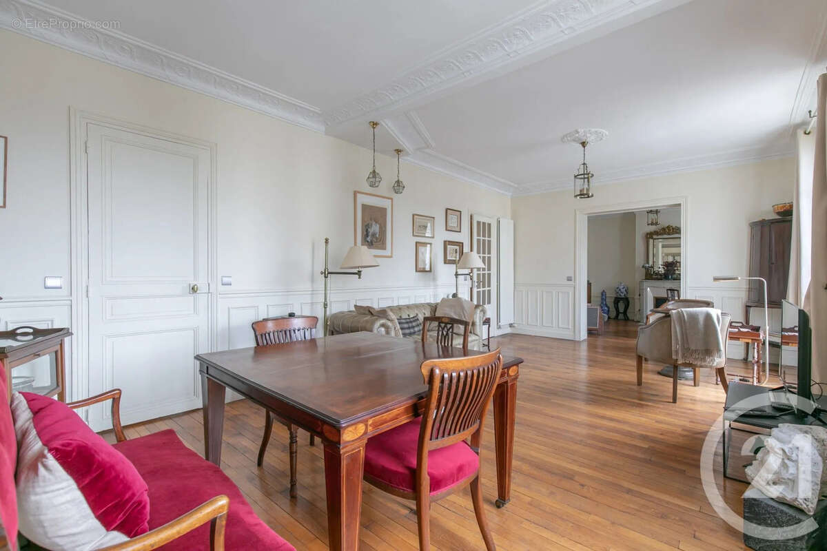 Appartement à SAINT-MAUR-DES-FOSSES