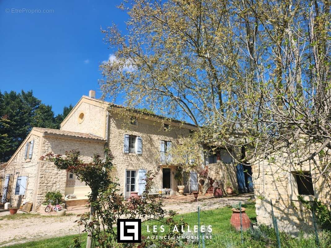 Maison à PERNES-LES-FONTAINES