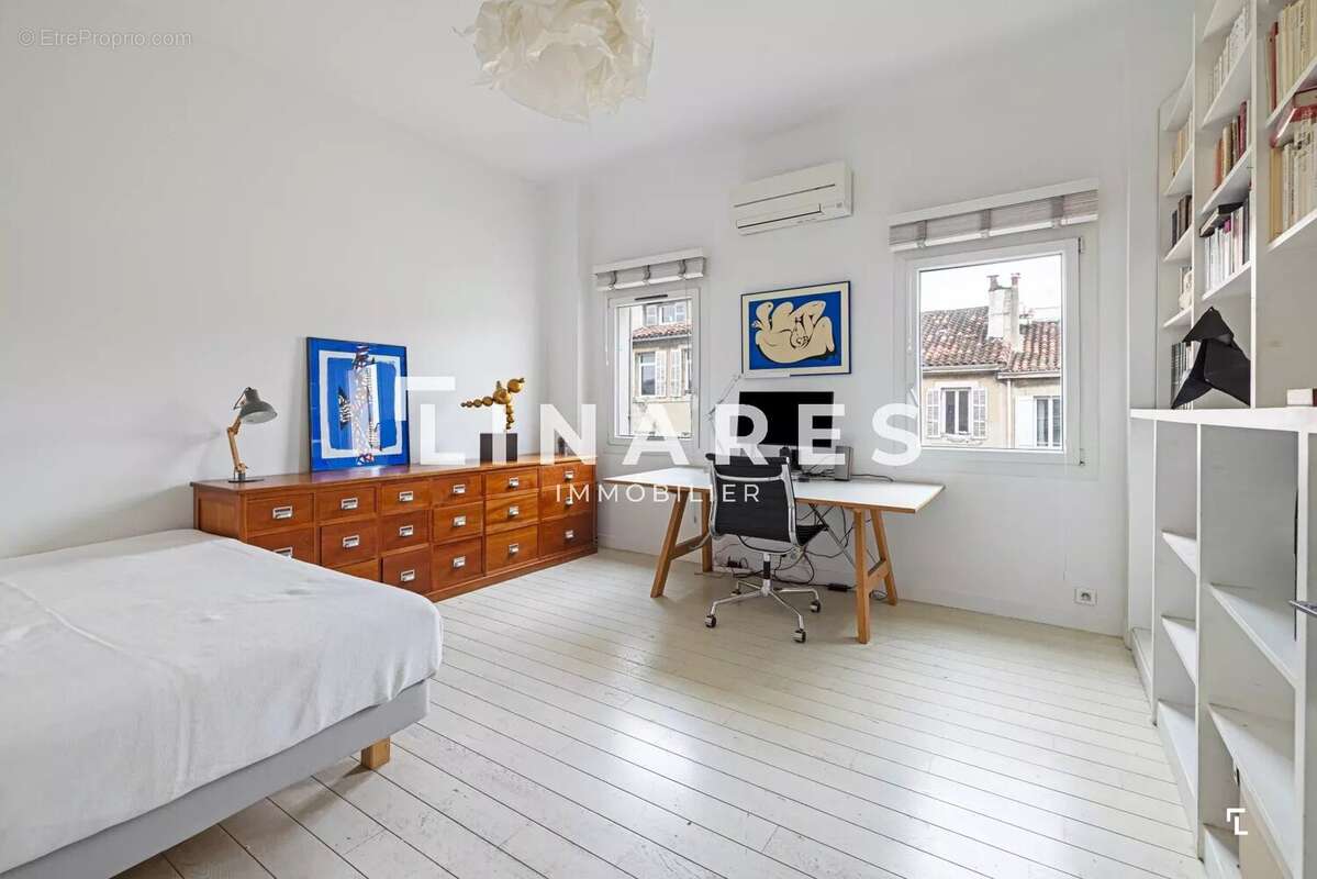 Appartement à MARSEILLE-6E