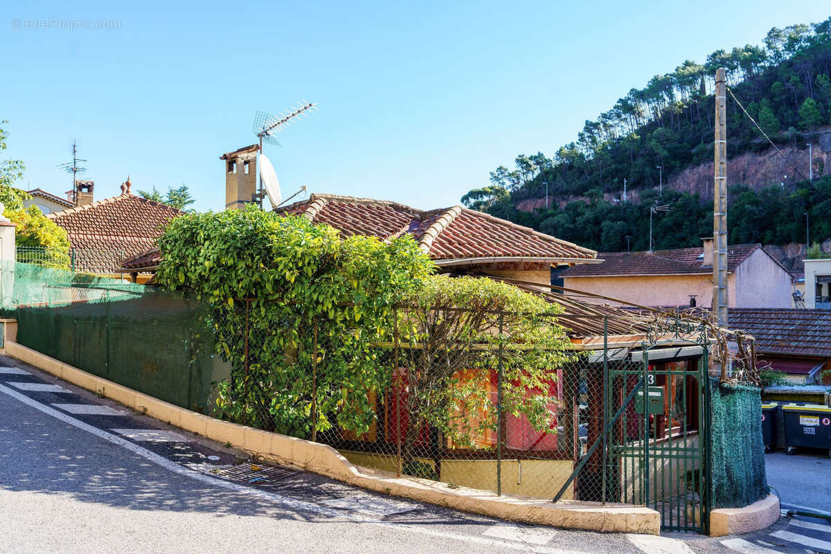 Maison à THEOULE-SUR-MER