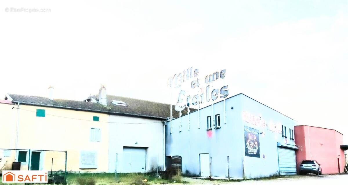 Photo 1 - Commerce à CHARMES