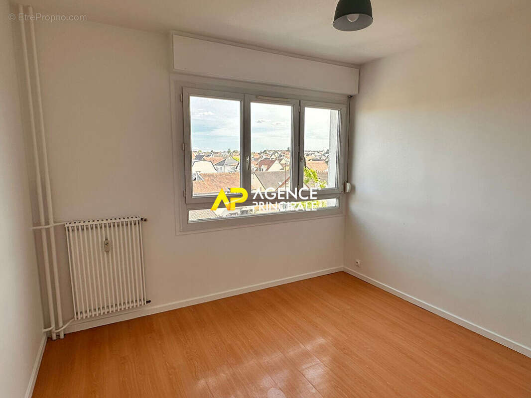 Sartrouville - Les Dix Arpents - Appartement 2 pièces 43.31 m2 avec terrasse et cave - photo 5