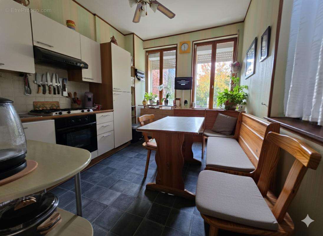 Commerce à LE CATEAU-CAMBRESIS