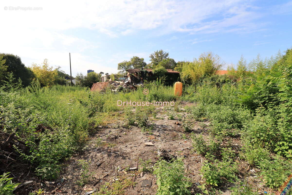 Terrain à MERIGNAC