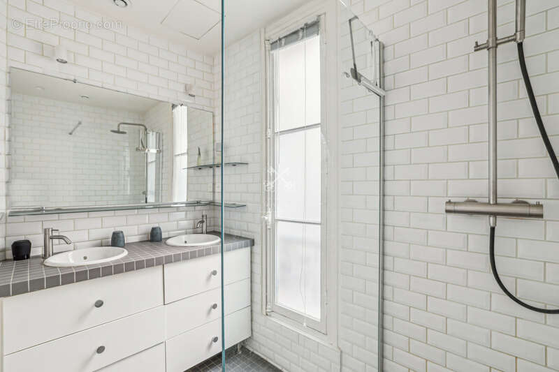 Appartement à PARIS-4E