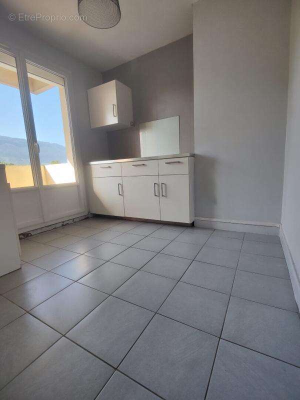 Appartement à SAINT-MARTIN-D'HERES
