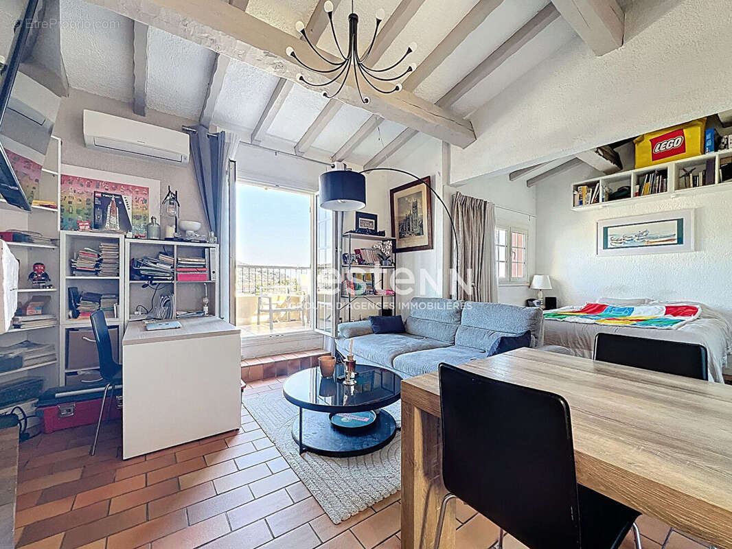 Appartement à VALLAURIS