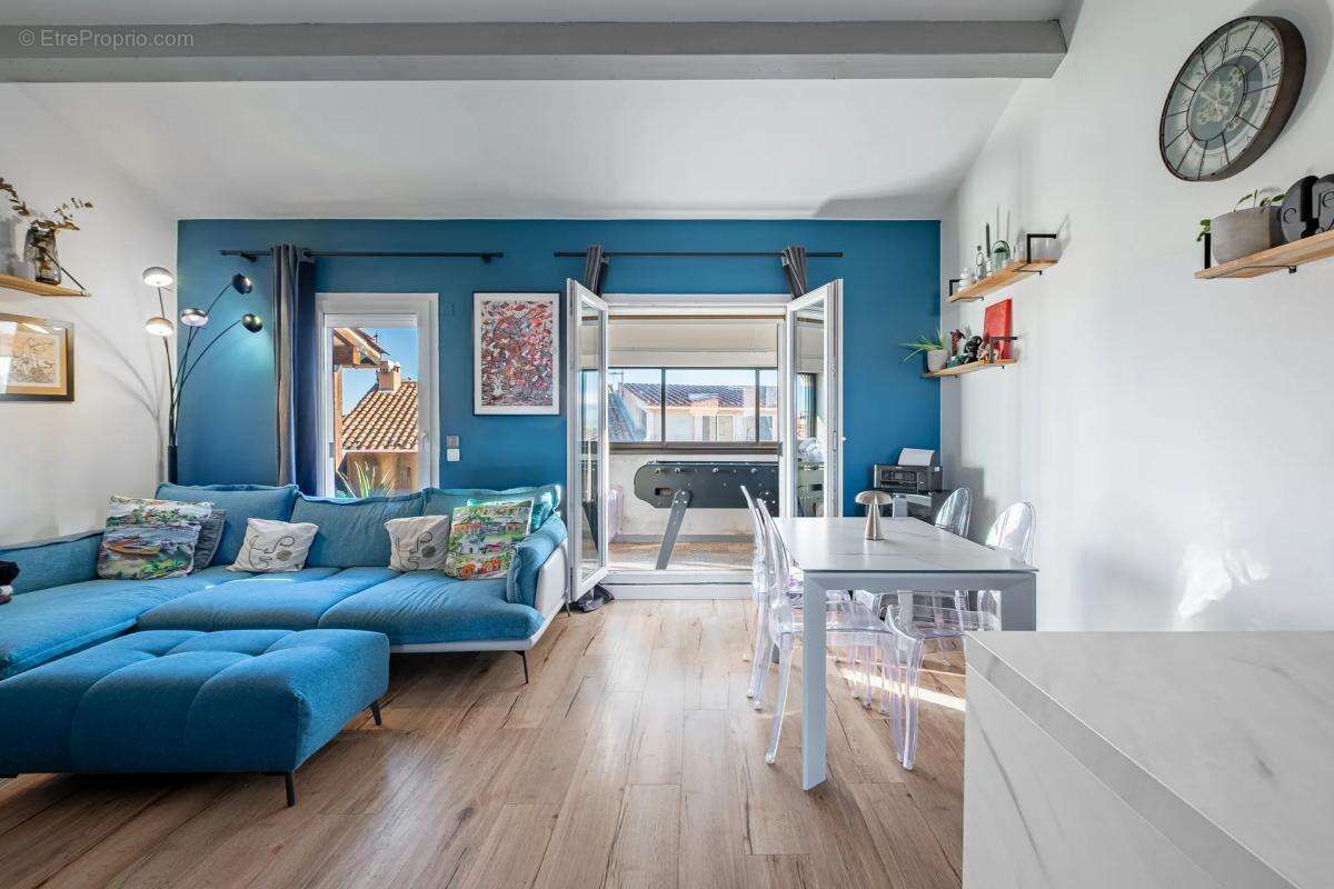 Appartement à COGOLIN