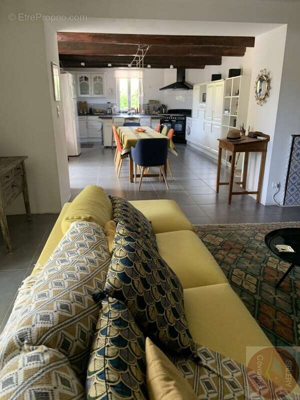 Batisse en pierre avec 5 chambres et une piscine - photo 8