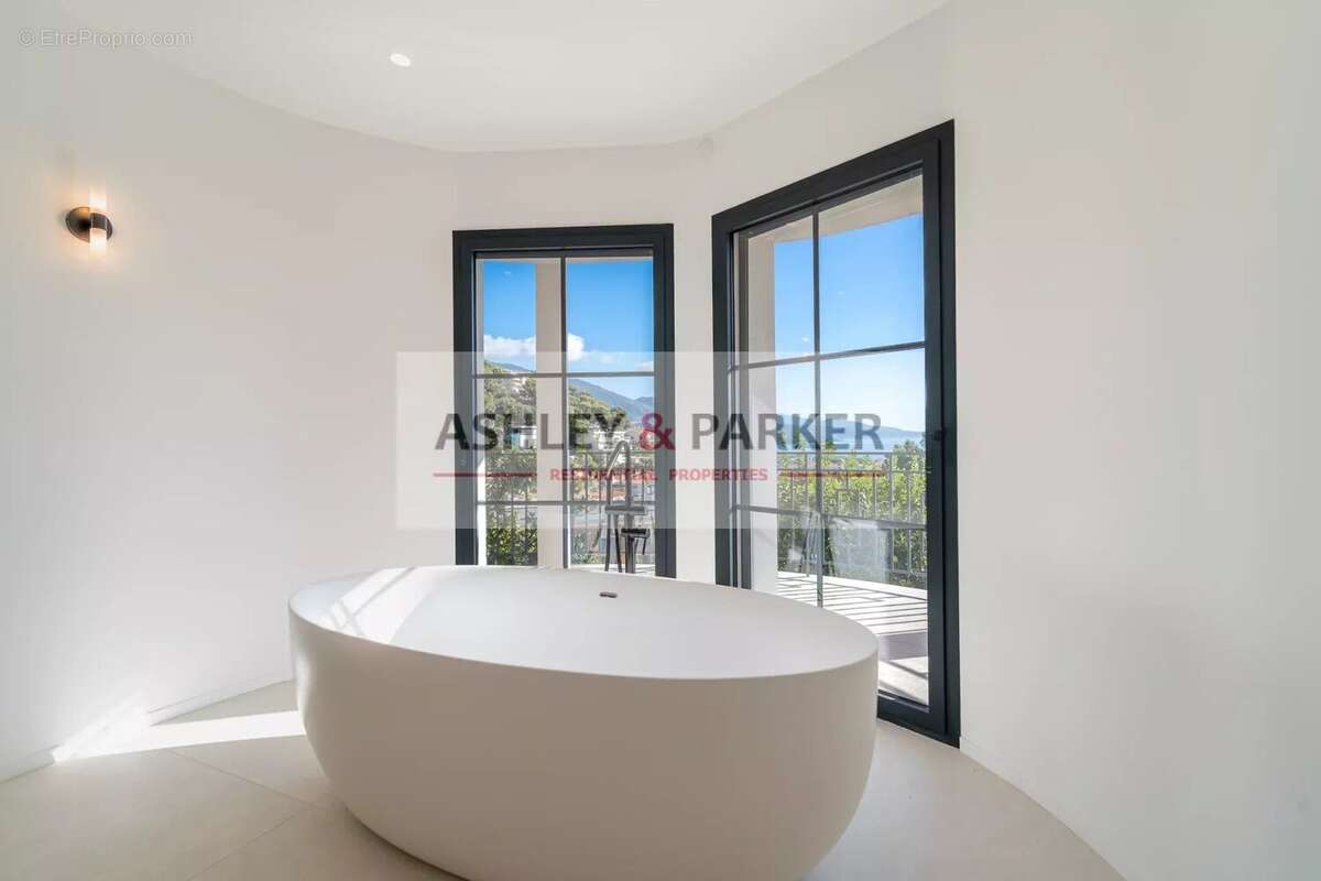 Maison à ROQUEBRUNE-CAP-MARTIN